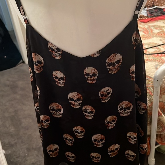 Top - Picture 2 of 2